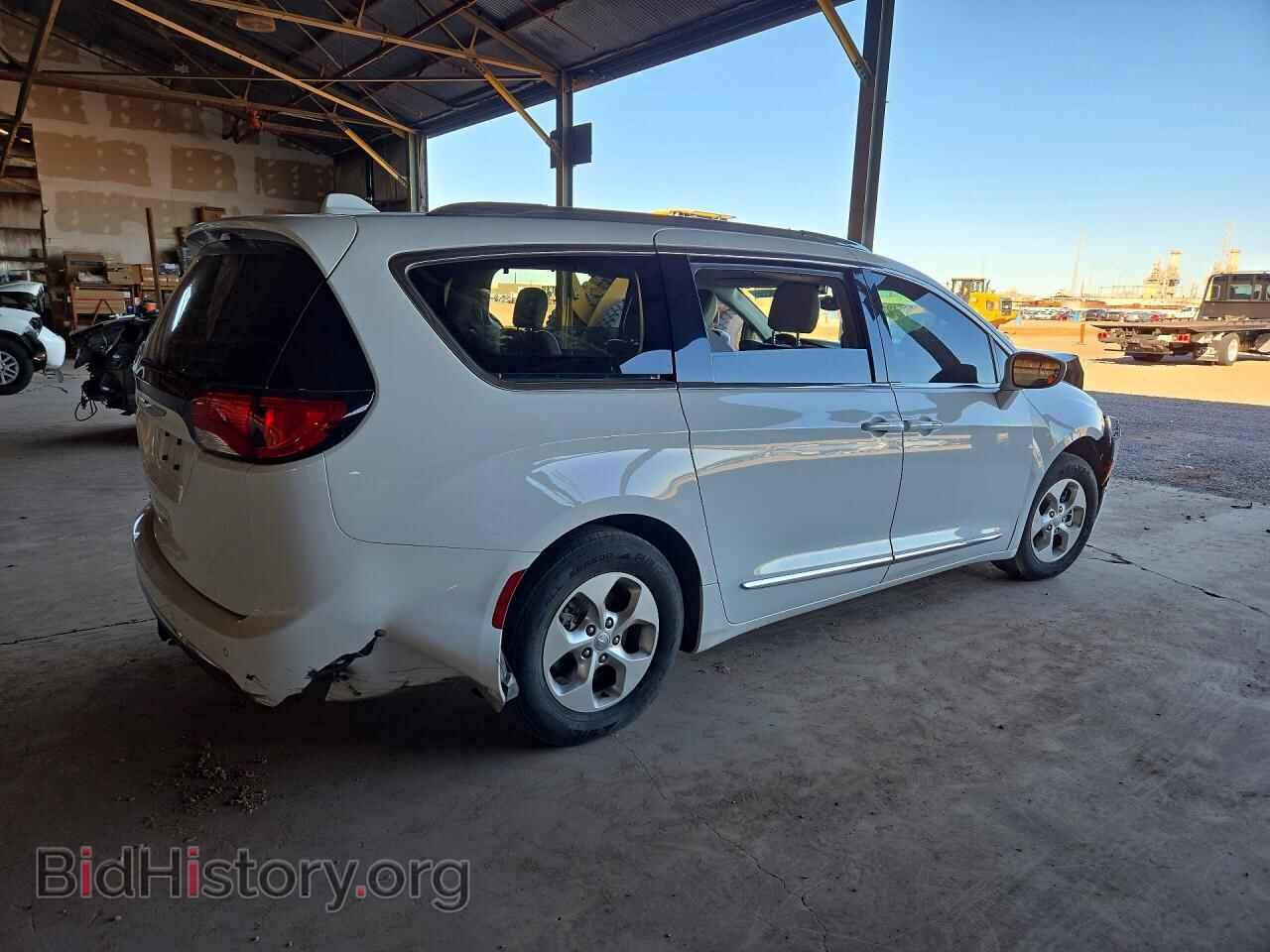 2017 CHRYSLER PACIFICA - VIN: 2C4RC1EG0HR764166 - Photo 3