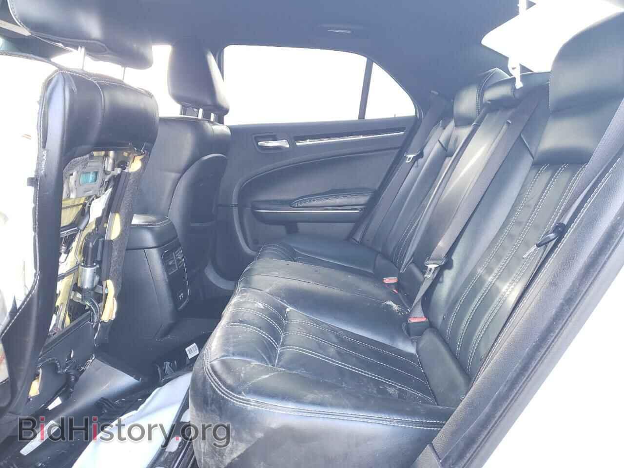 2019 CHRYSLER 300 - VIN: 2C3CCABG4KH619692 - Фото 10