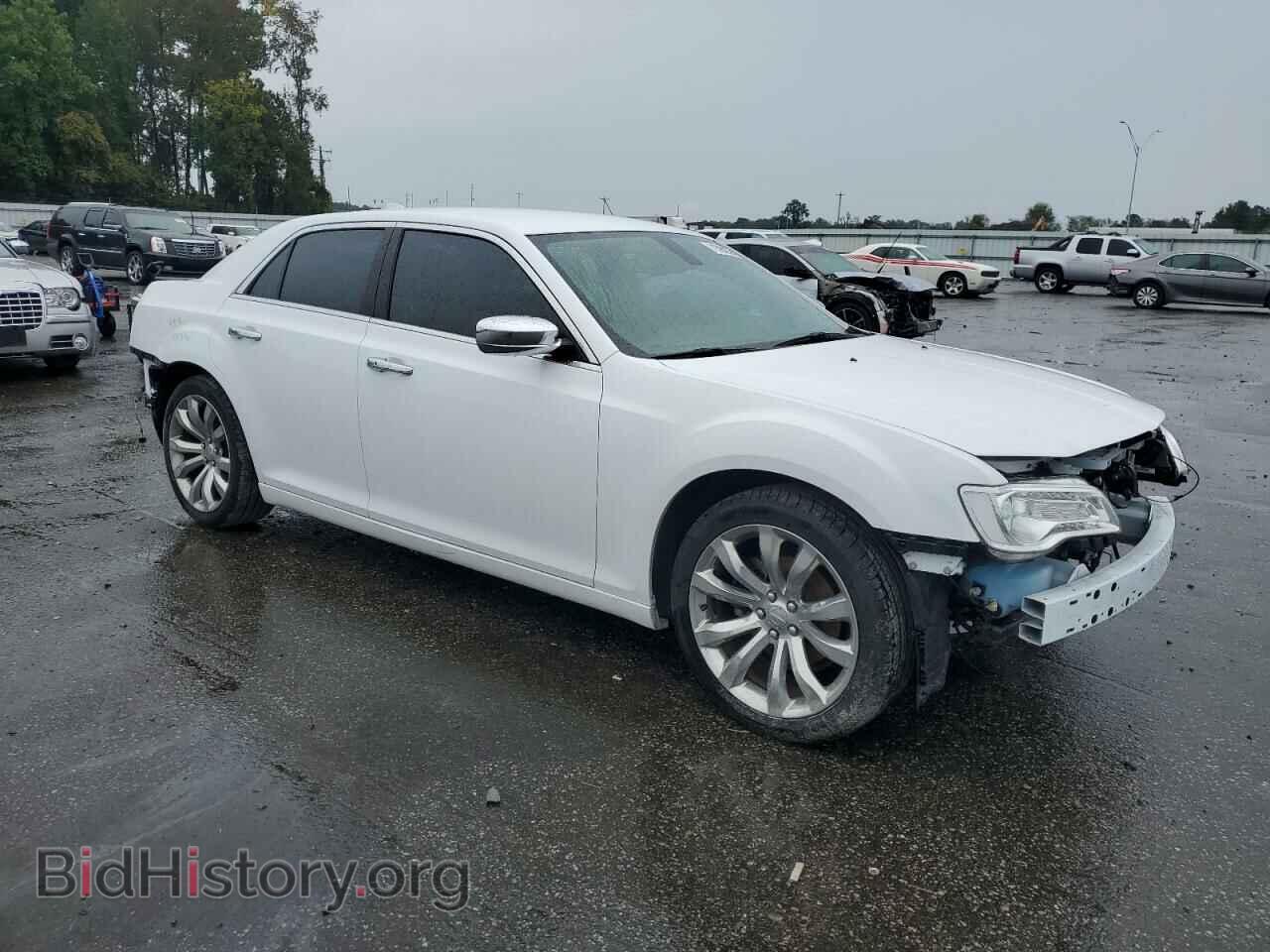 2019 CHRYSLER 300 - VIN: 2C3CCAAG1KH505571 - Фото 4