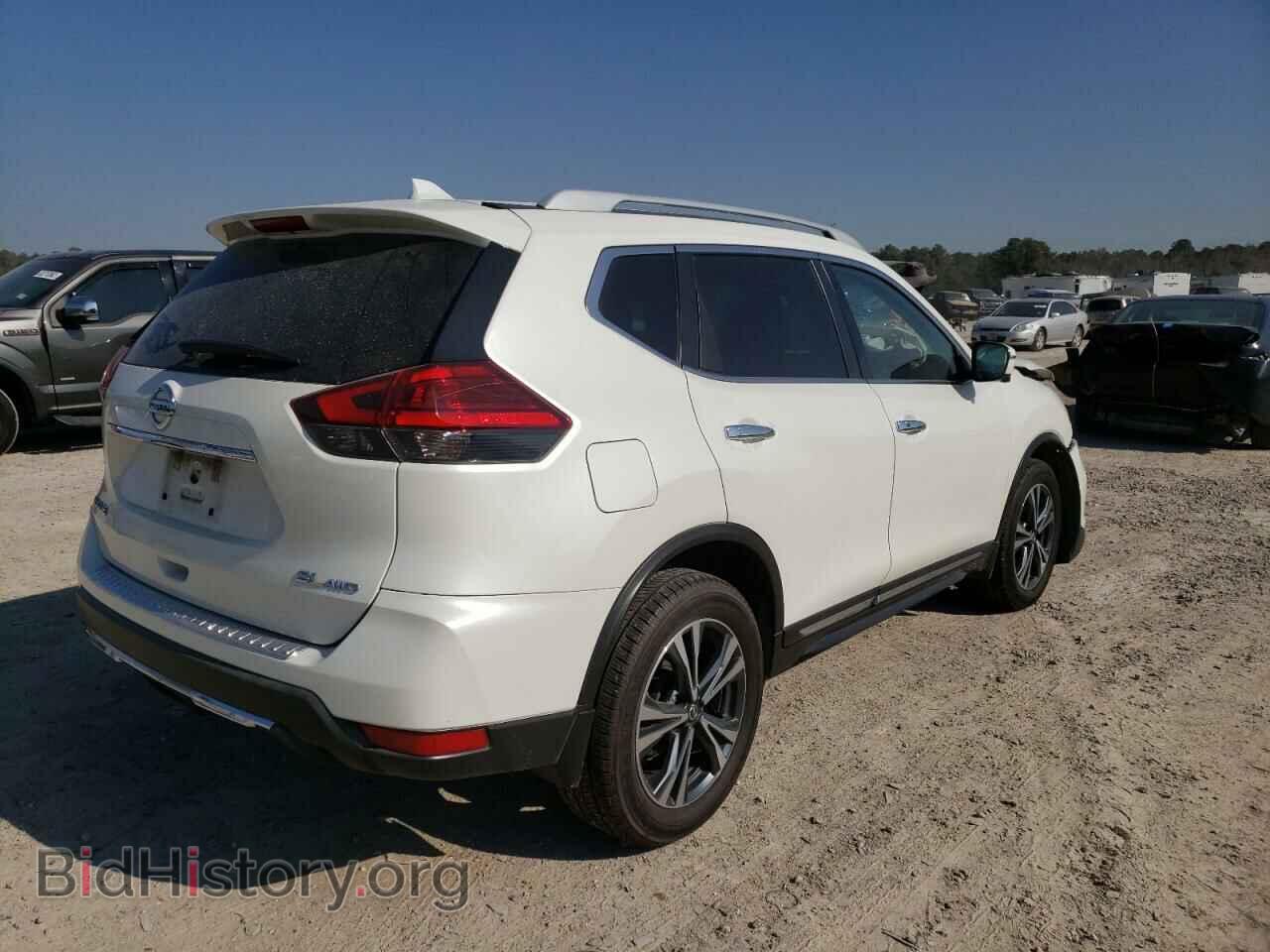 2017 NISSAN ROGUE - VIN: 5N1AT2MV2HC871341 - Фото 4