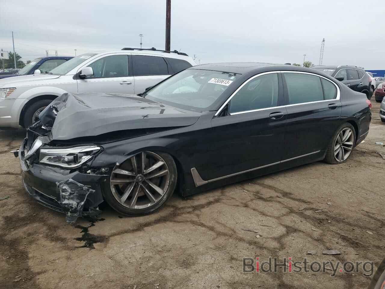 Photo WBA7F2C34HG422836 - BMW 7 SERIES 2017