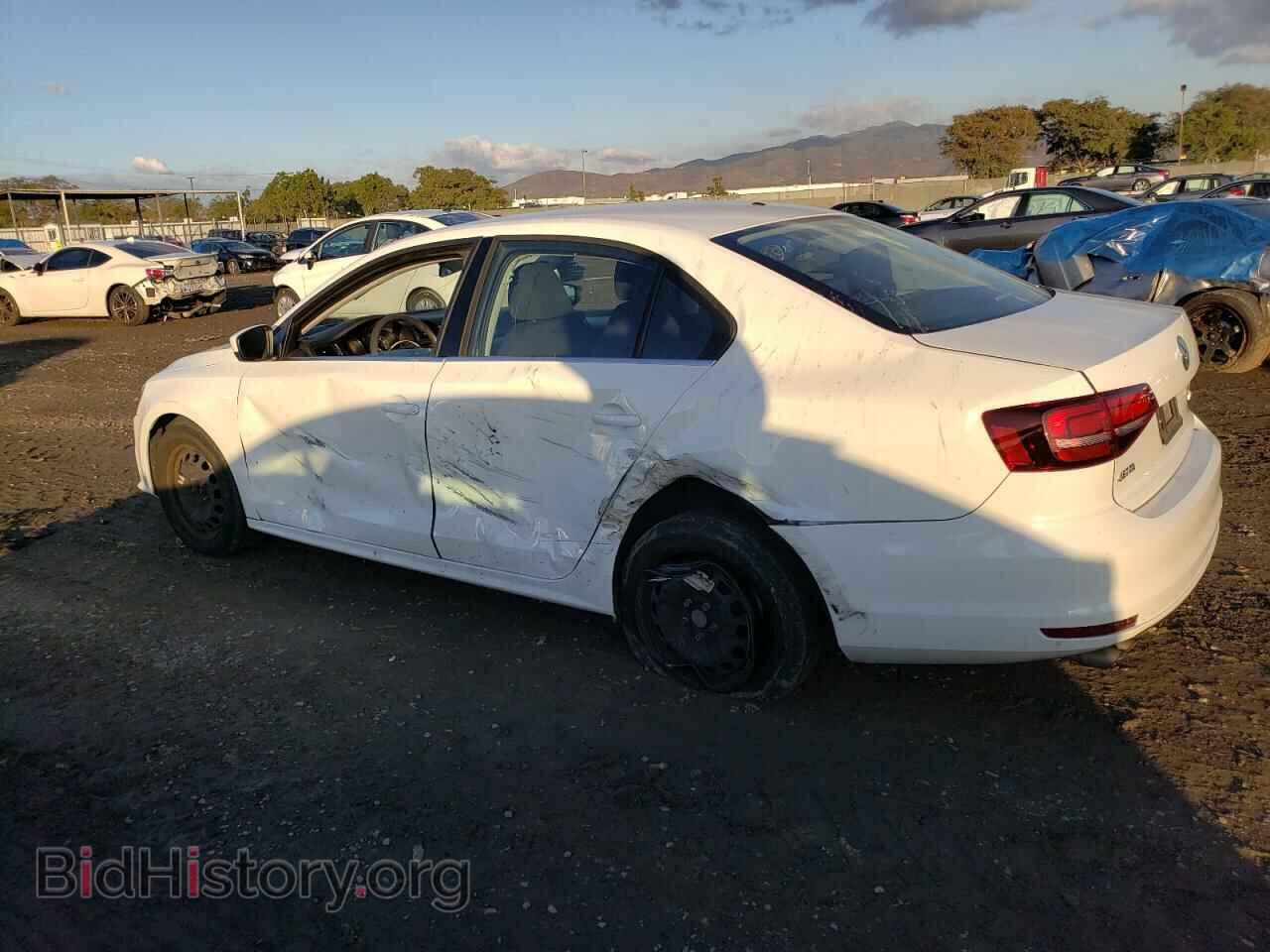 2017 VOLKSWAGEN JETTA - VIN: 3VW2B7AJ1HM410119 - Фото 2