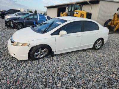 2010 Honda CIVIC LX-S, белый — VIN 19XFA1F6XAE077931, Copart