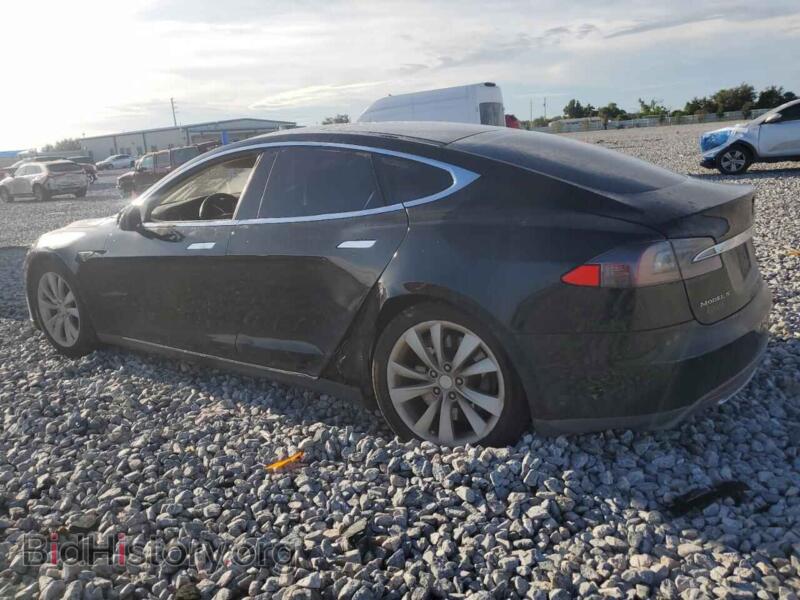 2013 Tesla MODEL S (VIN 5YJSA1DN0DFP11304) — фото 2 из 14