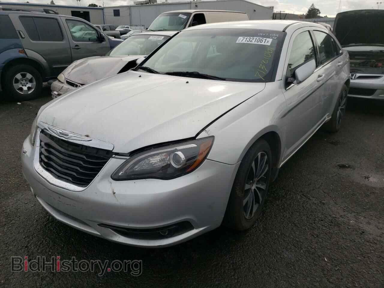 2012 CHRYSLER 200 - VIN: 1C3CCBBG5CN297563 - Фото 2