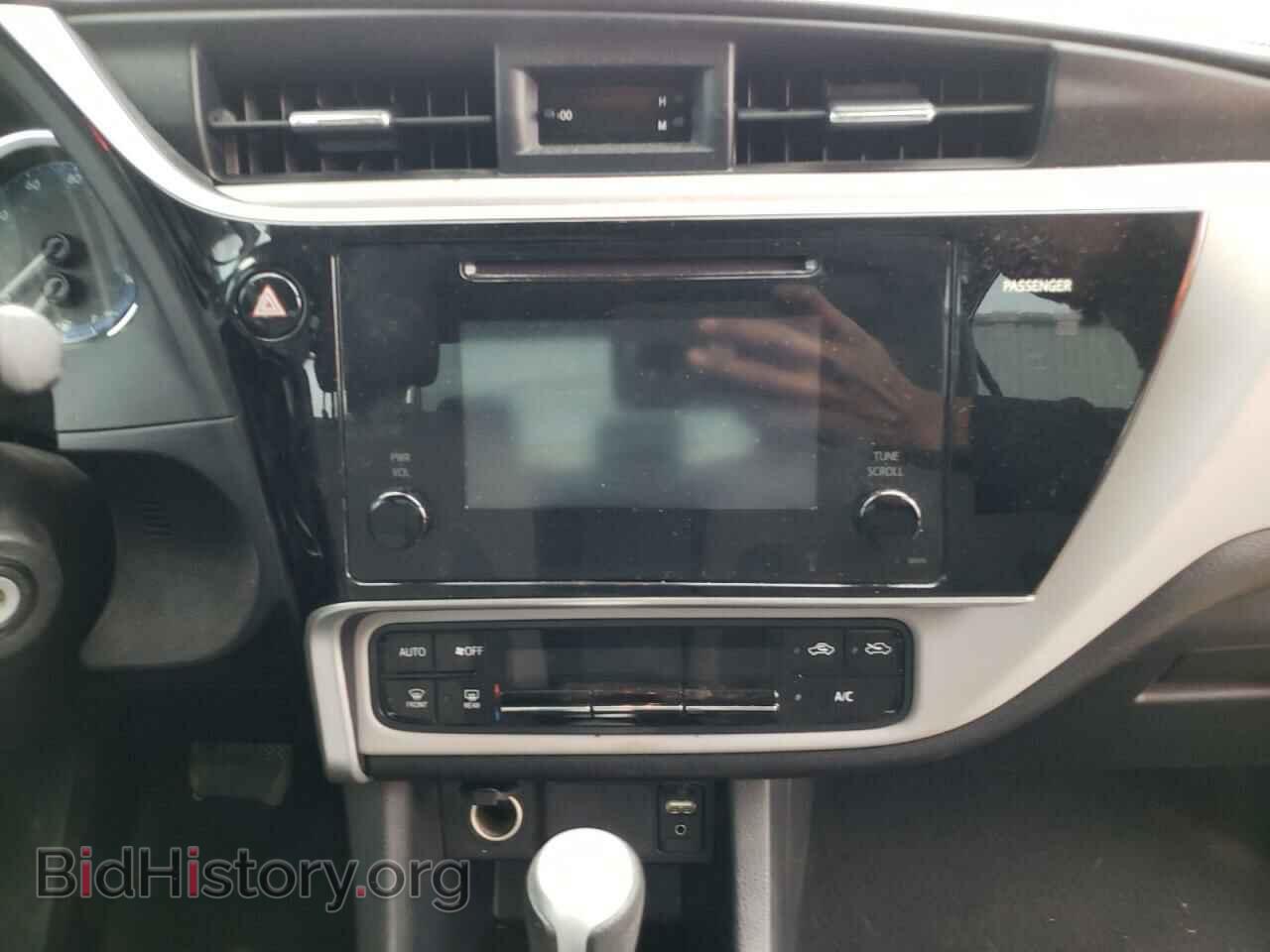 2017 TOYOTA COROLLA - VIN: 2T1BURHEXHC788806 - Фото 9