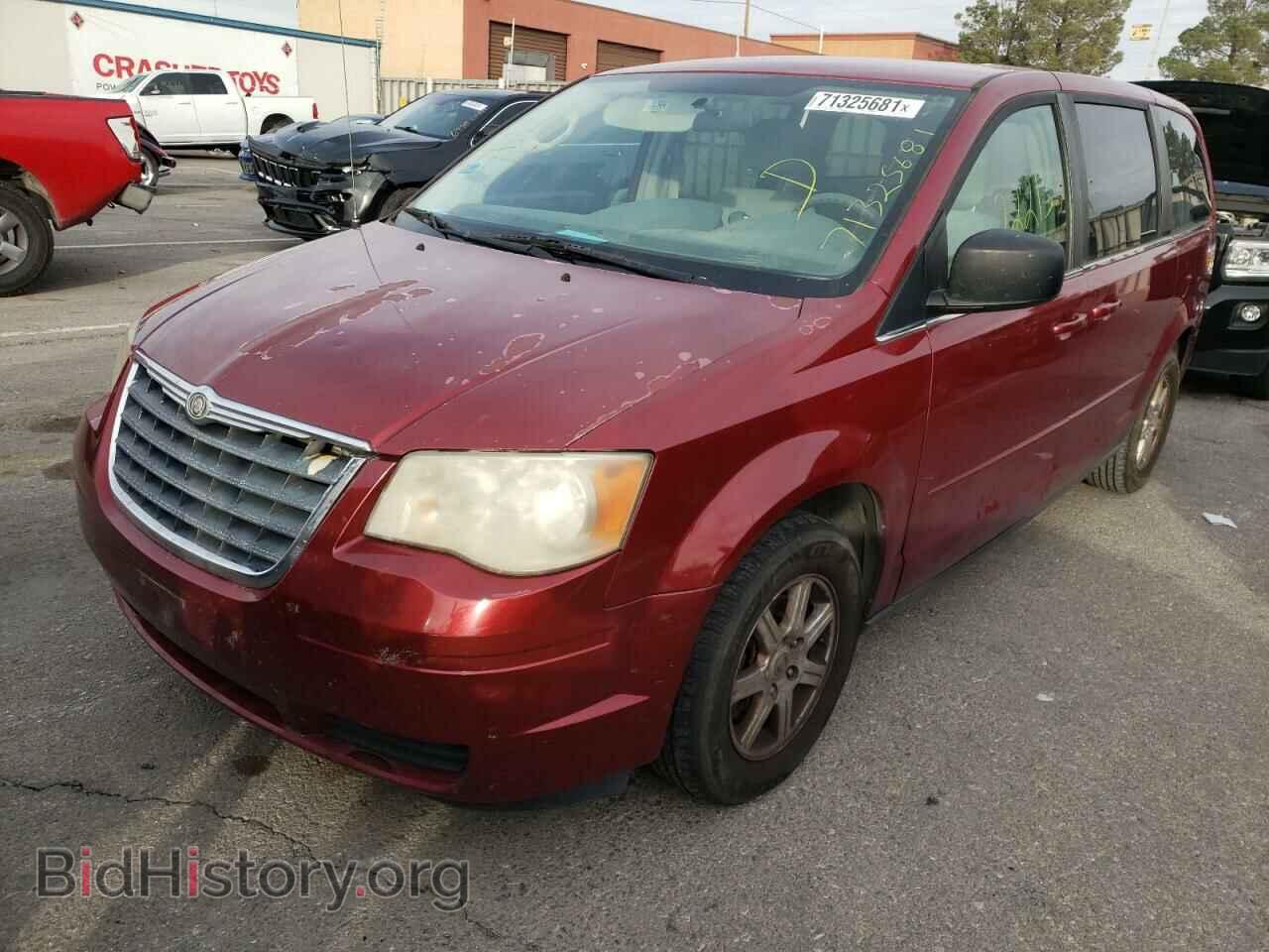 2010 CHRYSLER MINIVAN - VIN: 2A4RR2D16AR456405 - Фото 2