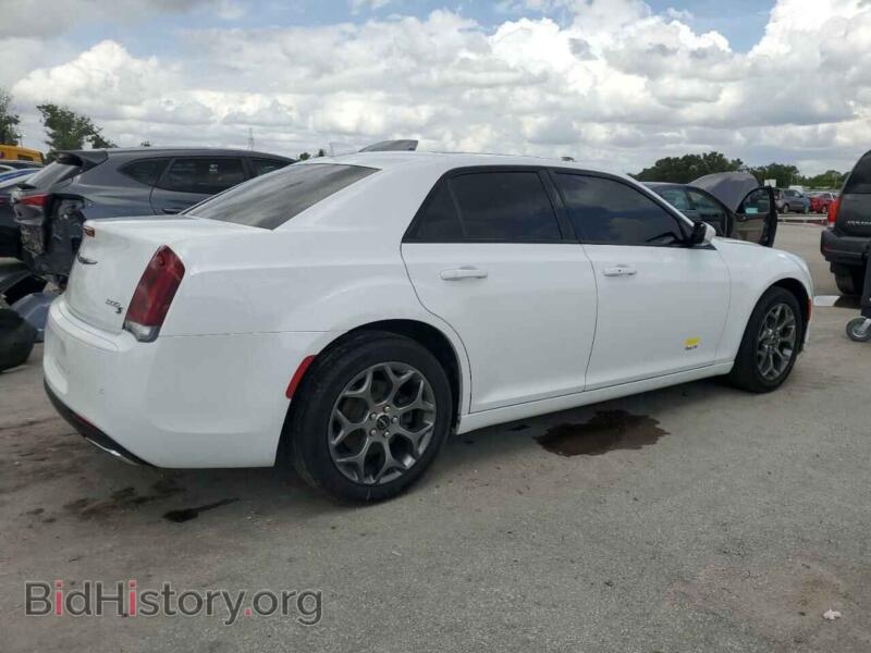 2016 Chrysler 300 (VIN 2C3CCAGG5GH171138) — photo 3 of 12