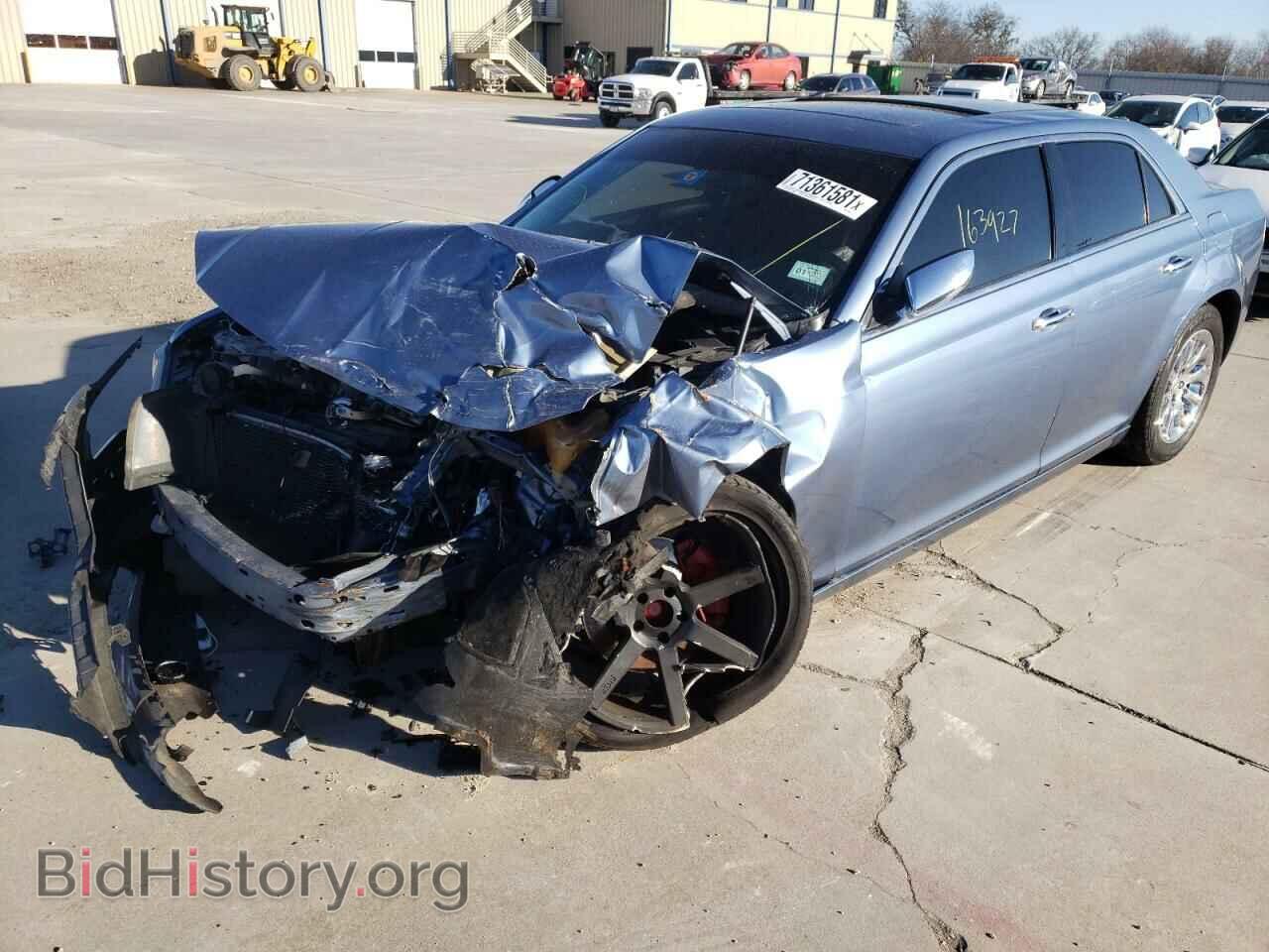 2011 CHRYSLER 300 - VIN: 2C3CA6CT2BH547406 - Фото 2