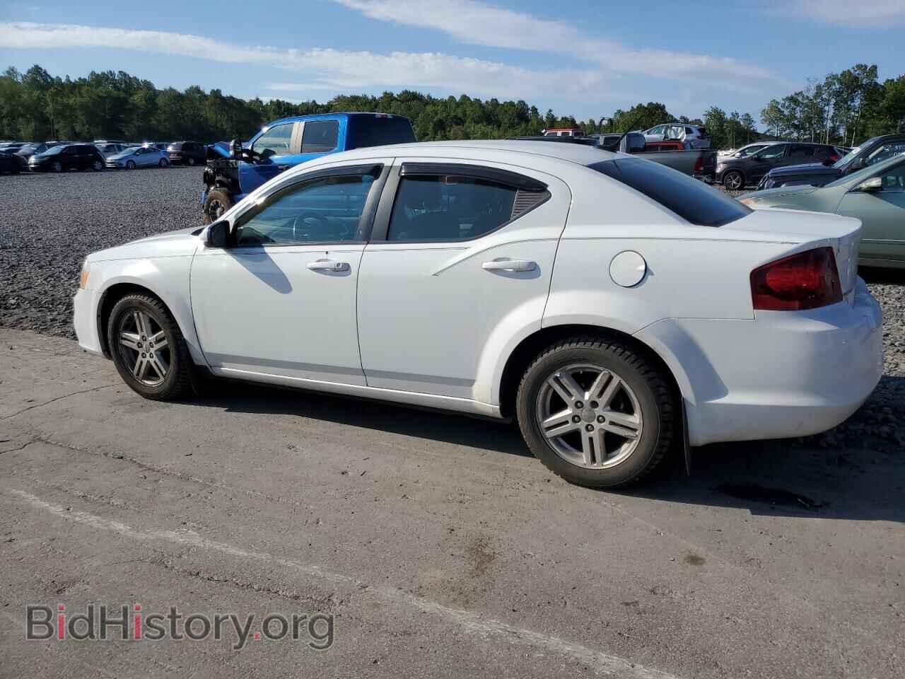 2011 DODGE AVENGER - VIN: 1B3BD1FB3BN572926 - Фото 2