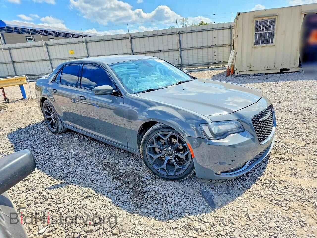 2019 CHRYSLER 300 - VIN: 2C3CCABGXKH515384 - Фото 4
