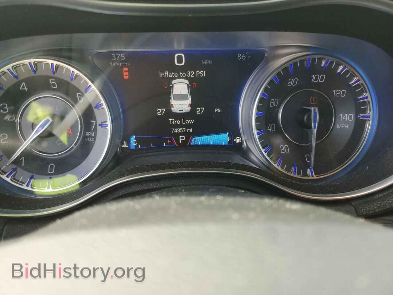 2016 CHRYSLER 300 - VIN: 2C3CCAAG9GH223671 - Фото 9