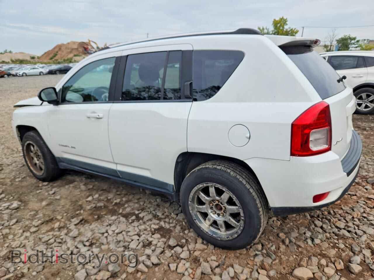 2011 JEEP COMPASS - VIN: 1J4NF1FB2BD277516 - Photo 2