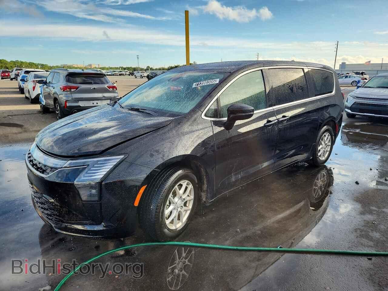 2027 Chrysler PACIFICA Select (VIN 2C4RC1BG8VR569979) — фото 1 из 13, Copart, повреждение: бок