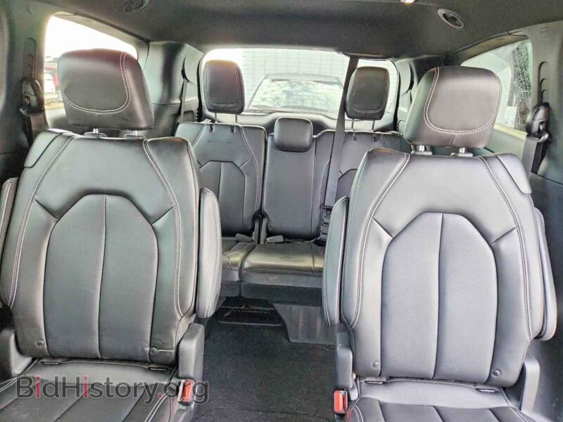 2027 Chrysler PACIFICA (VIN 2C4RC1BG8VR569979) — фото 10 из 13