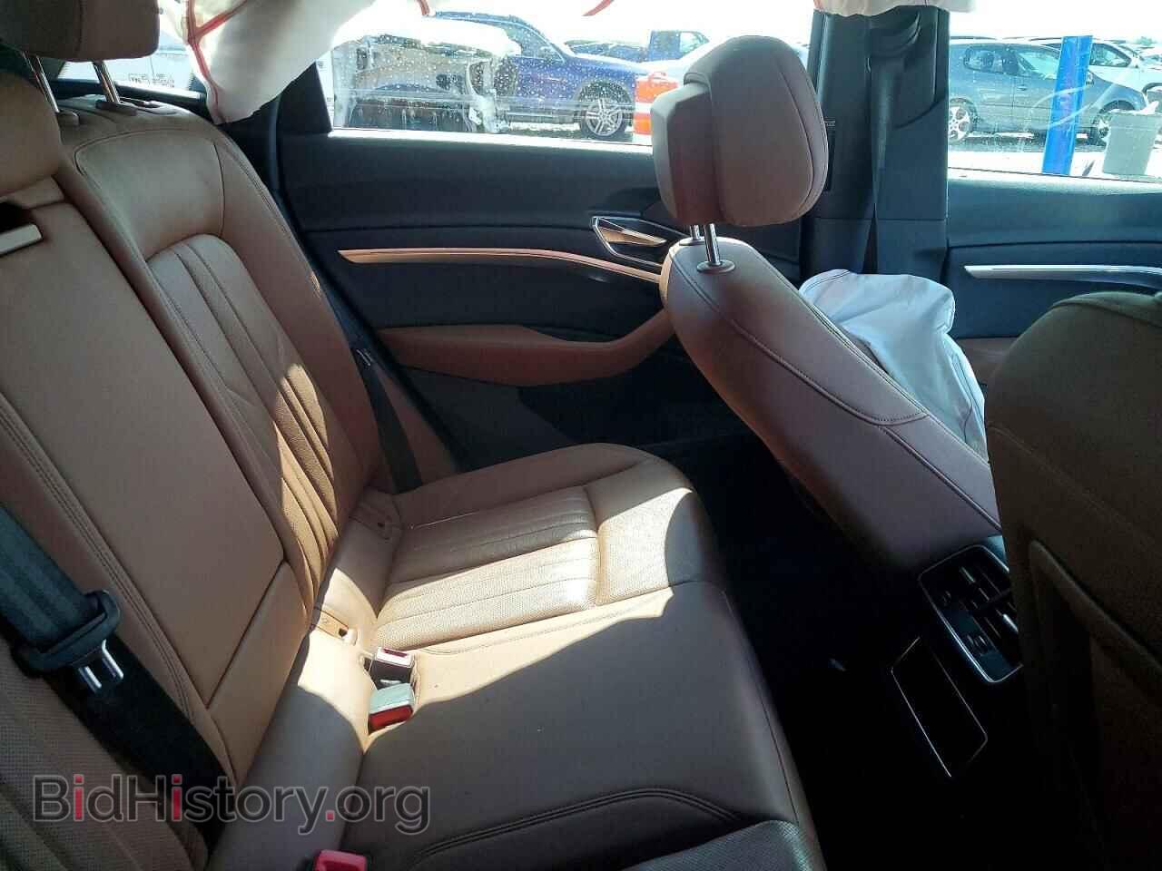2019 Audi E-TRON (VIN WA1LAAGEXKB022414) — photo 10 of 15