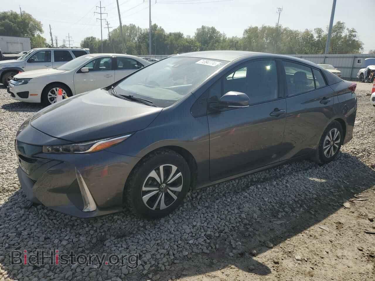 Фотография JTDKARFP4H3004142 - TOYOTA PRIUS 2017