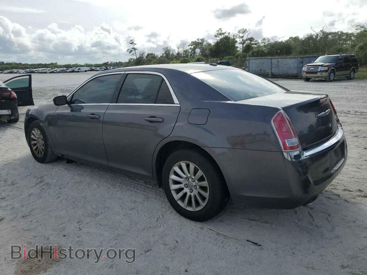 2013 CHRYSLER 300 - VIN: 2C3CCAAG4DH727279 - Фото 2