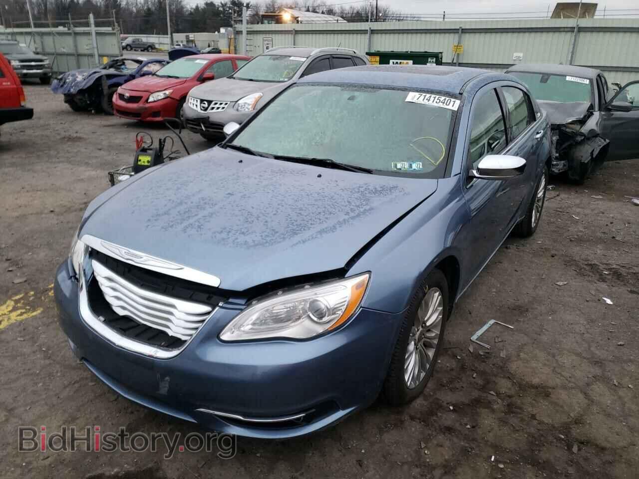 2011 CHRYSLER 200 - VIN: 1C3BC2FG3BN551498 - Фото 2