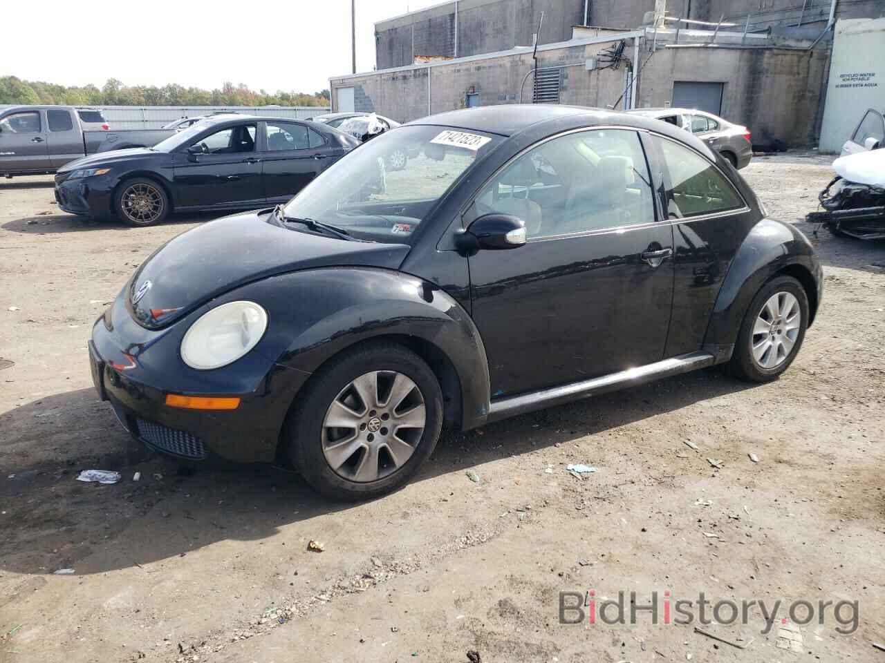 Photo 3VWPW3AG0AM023221 - VOLKSWAGEN BEETLE 2010