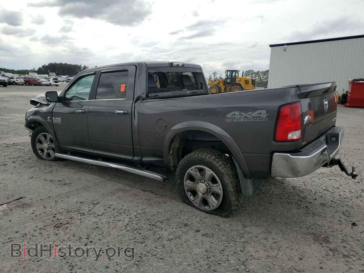2018 RAM All Models - VIN: 3C6UR5DL3JG379833 - Фото 2