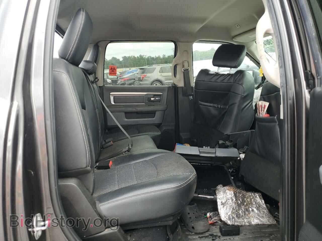 2018 RAM All Models - VIN: 3C6UR5DL3JG379833 - Фото 10