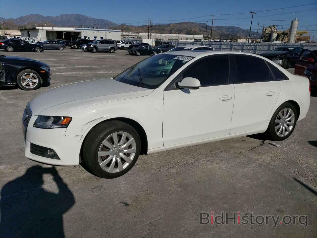 Фотография WAUAFAFL4CN008083 - AUDI A4 2012