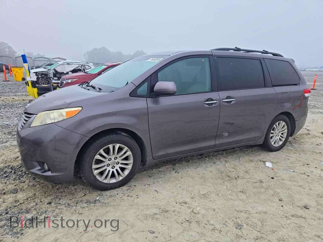 Фотография 5TDYK3DC0CS227256 - TOYOTA SIENNA 2012