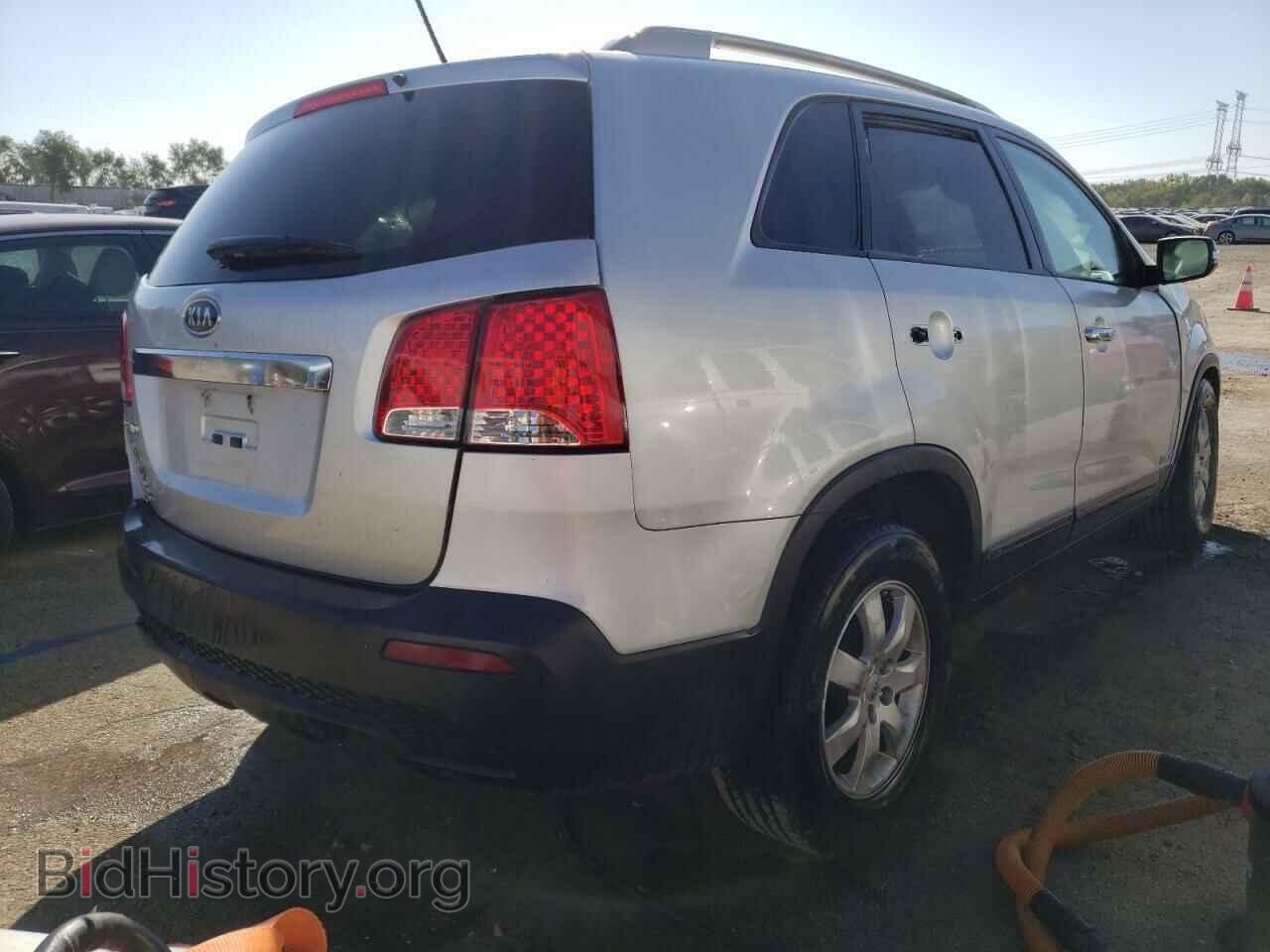 2012 KIA SORENTO - VIN: 5XYKTDA28CG242556 - Фото 3