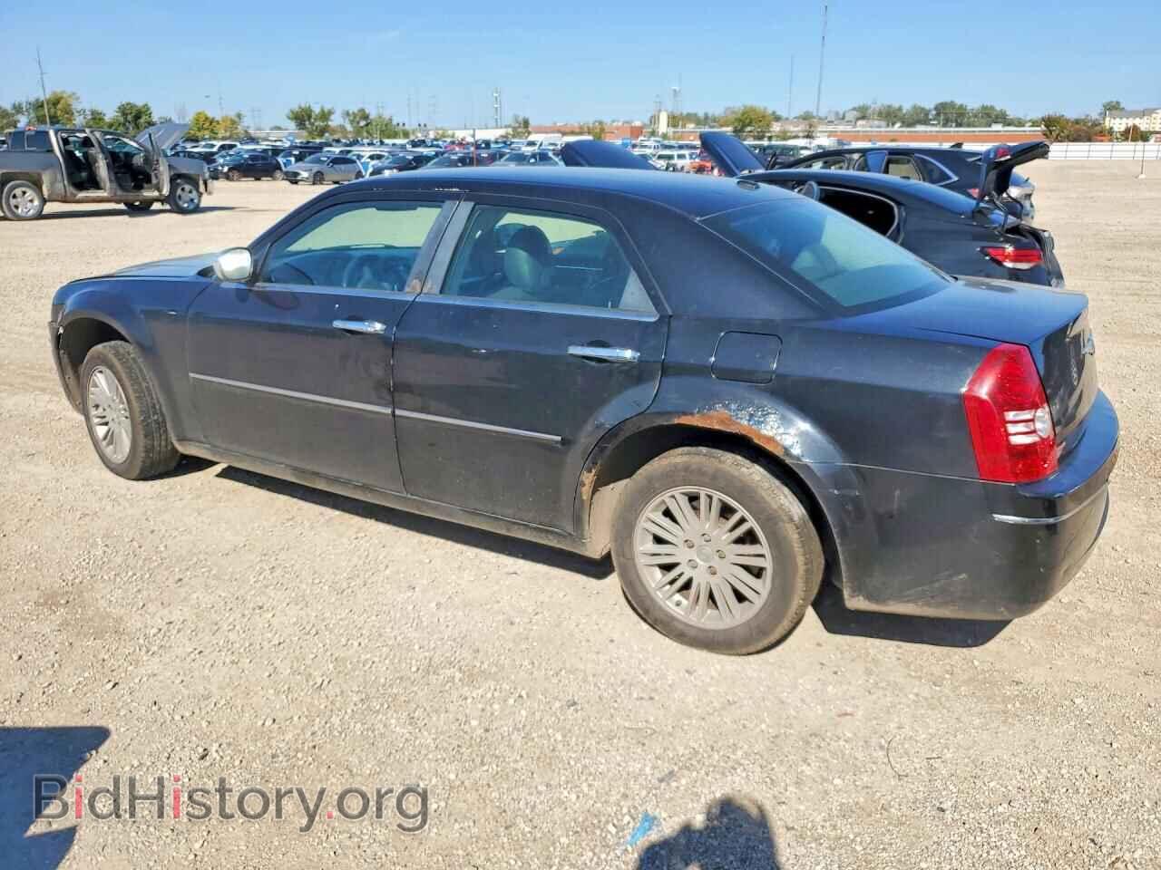 2010 CHRYSLER 300 - VIN: 2C3CA5CV5AH249930 - Photo 2