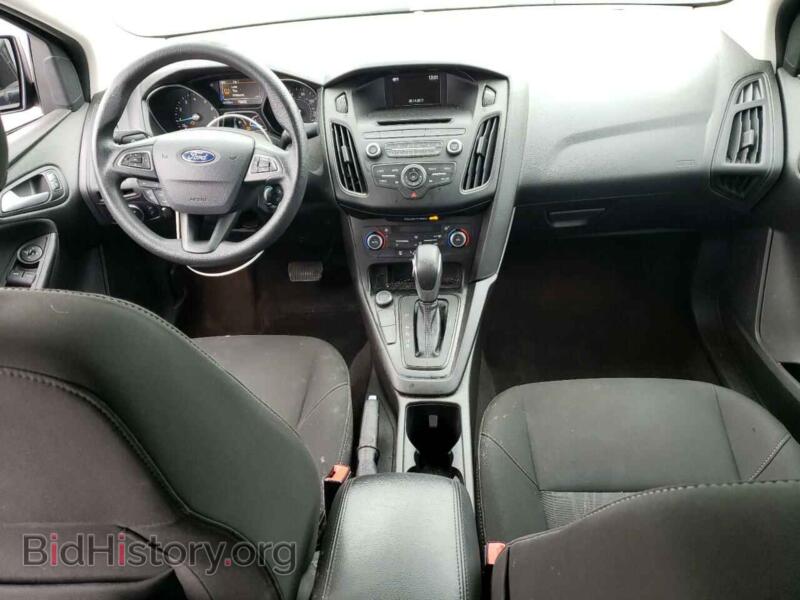 2017 Ford FOCUS (VIN 1FADP3FE5HL347910) — photo 8 of 12