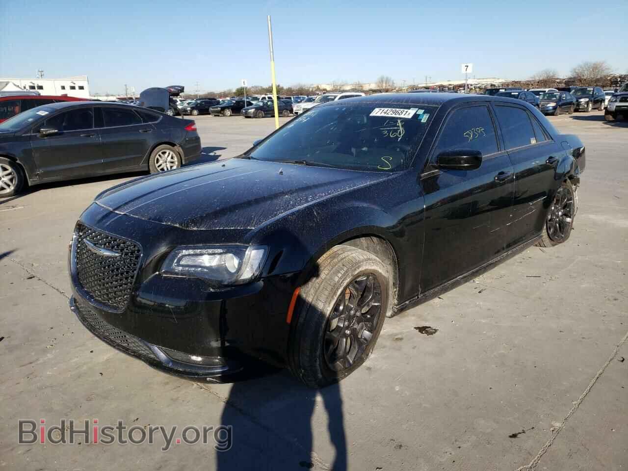 2019 CHRYSLER 300 - VIN: 2C3CCAGG4KH686785 - Фото 2