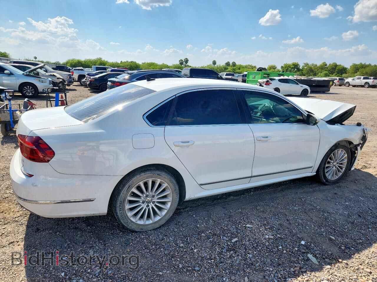 2017 VOLKSWAGEN PASSAT - VIN: 1VWBT7A30HC014229 - Фото 3