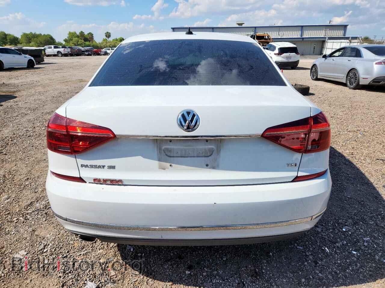 2017 VOLKSWAGEN PASSAT - VIN: 1VWBT7A30HC014229 - Фото 6