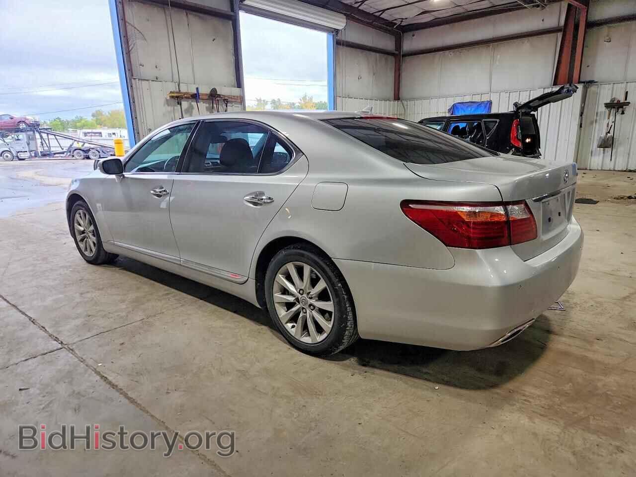 2011 LEXUS LS460 - VIN: JTHDL5EF3B5003000 - Photo 2