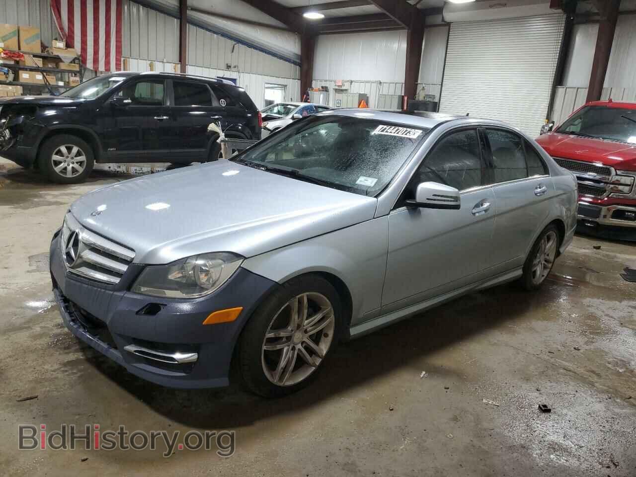 Photo WDDGF4HB7DA831799 - MERCEDES-BENZ C-CLASS 2013