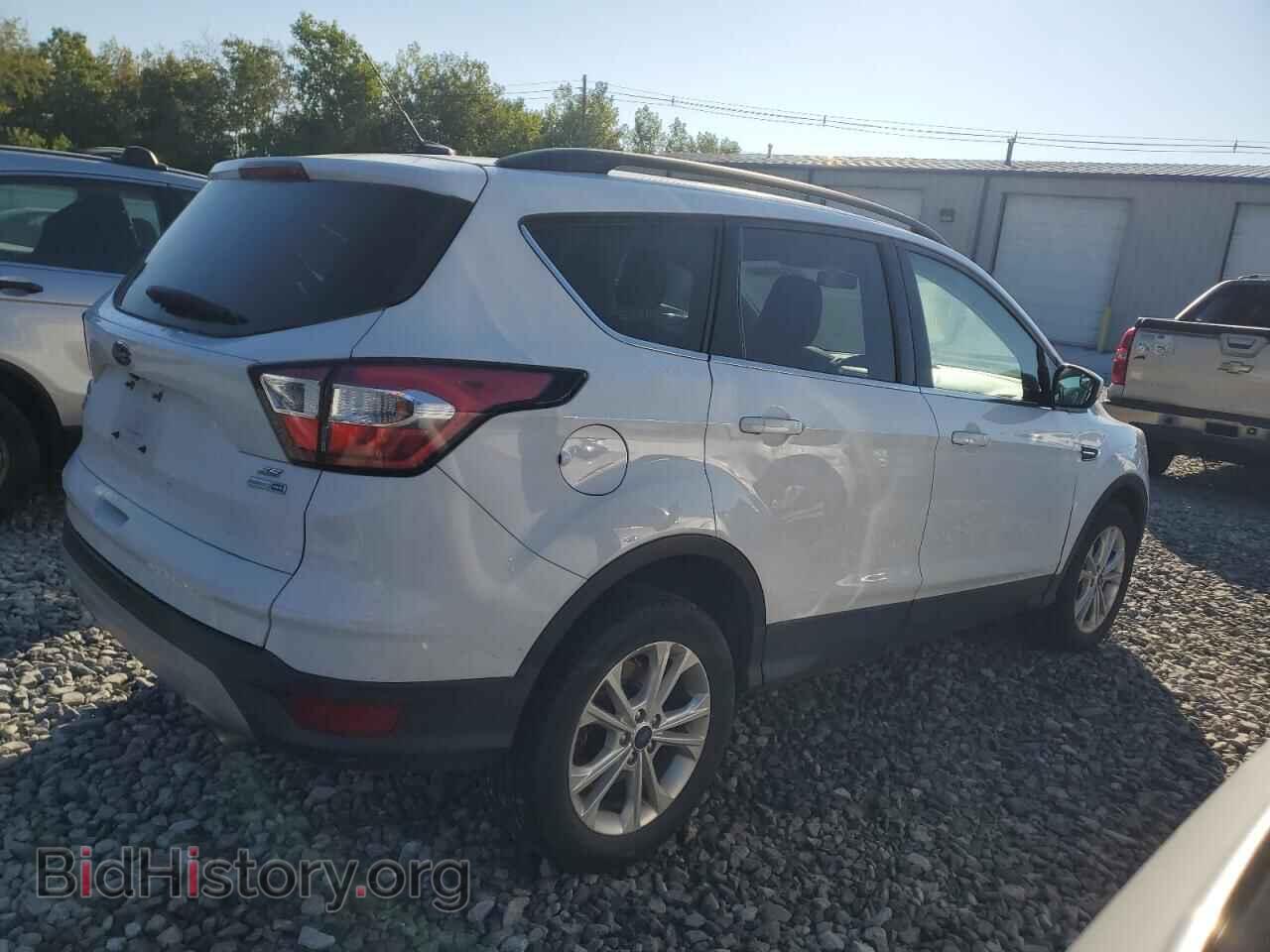 2018 FORD ESCAPE - VIN: 1FMCU9GD9JUD60582 - Фото 3