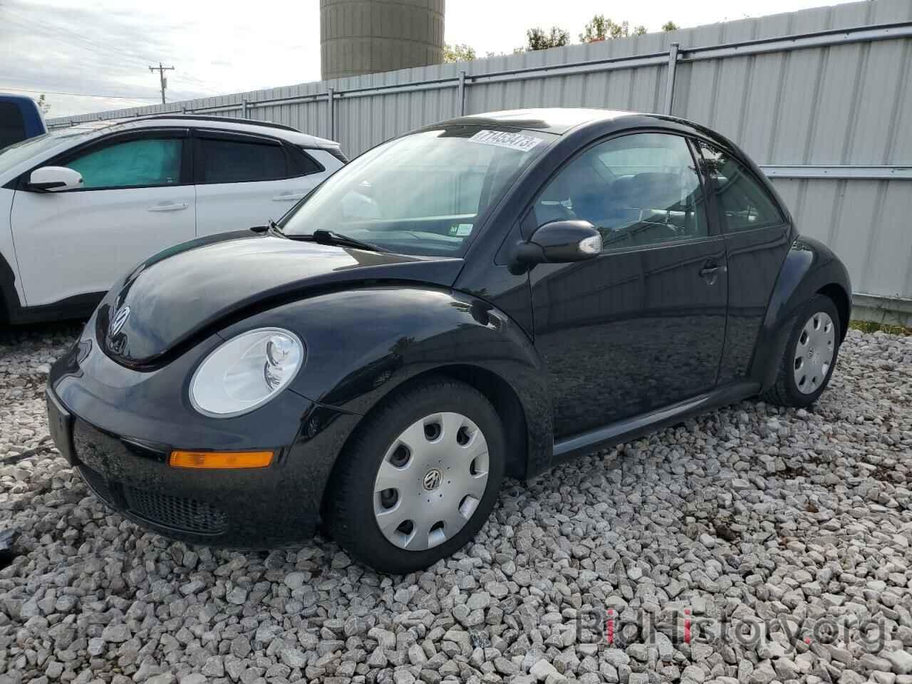 Photo 3VWPW3AG6AM015298 - VOLKSWAGEN BEETLE 2010