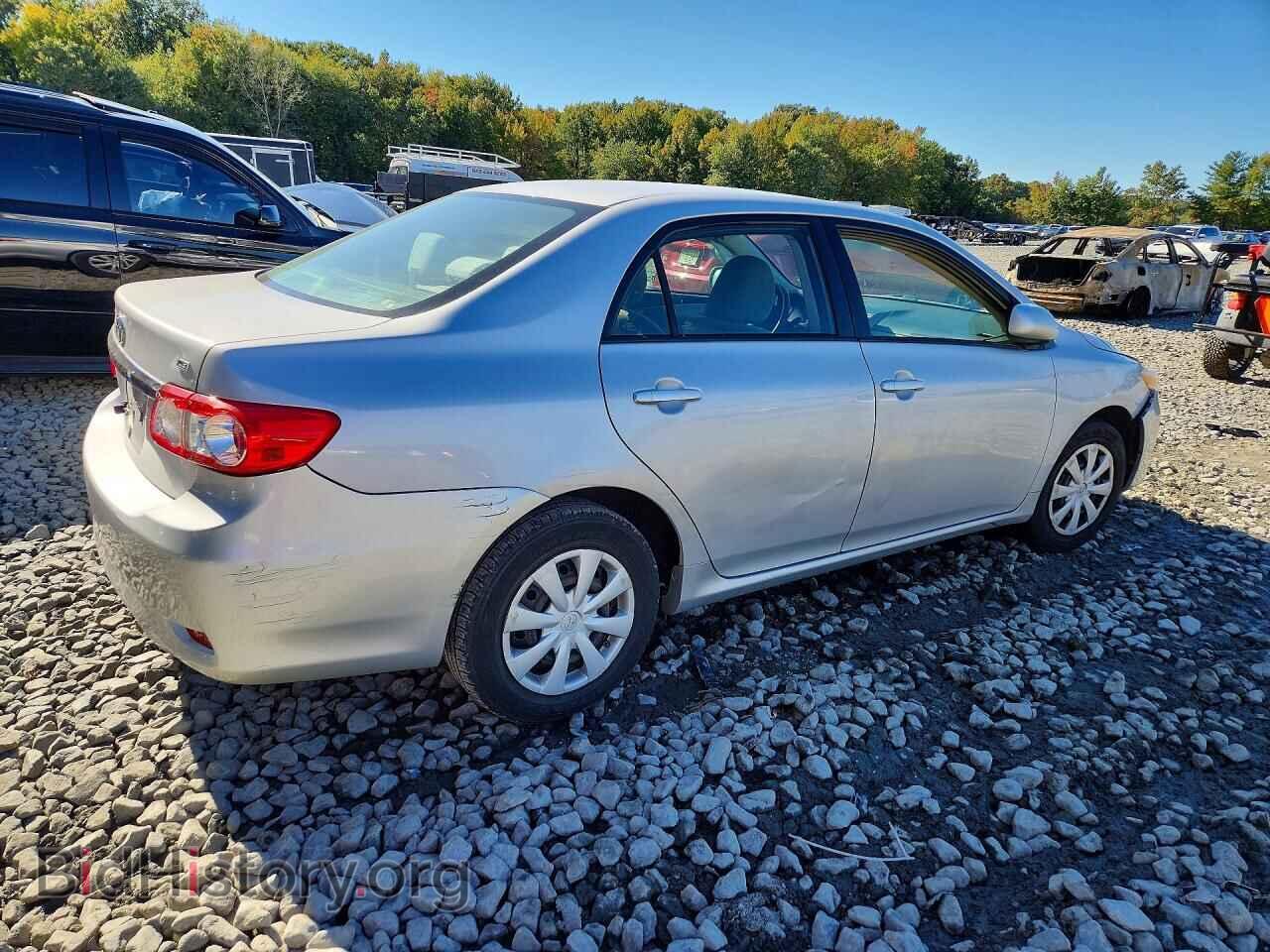 2011 TOYOTA COROLLA - VIN: 2T1BU4EE7BC715231 - Фото 3