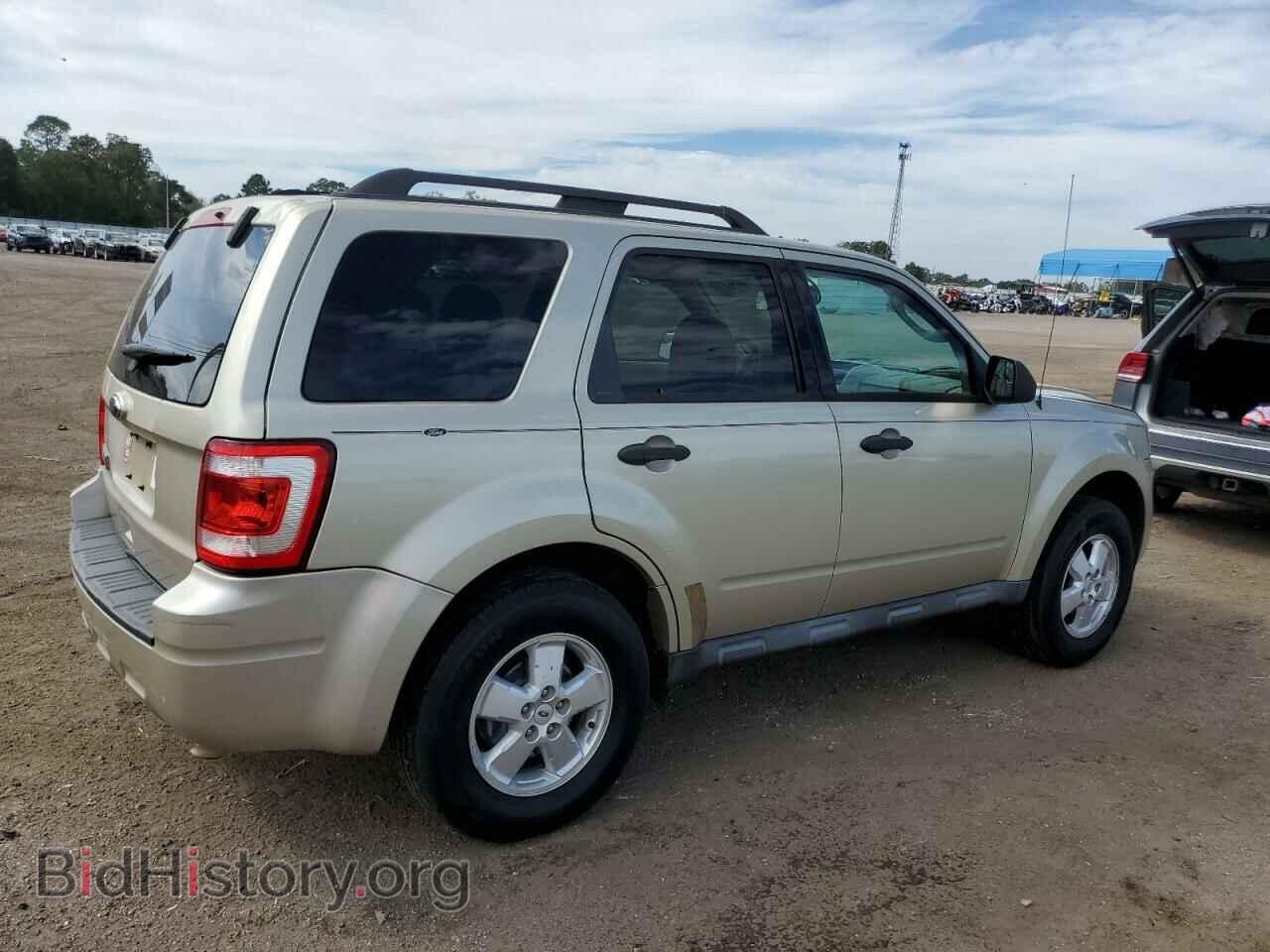 2010 FORD ESCAPE - VIN: 1FMCU0D71AKA71587 - Фото 3
