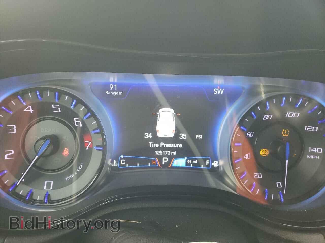 2017 CHRYSLER 300 - VIN: 2C3CCABG0HH646736 - Фото 9