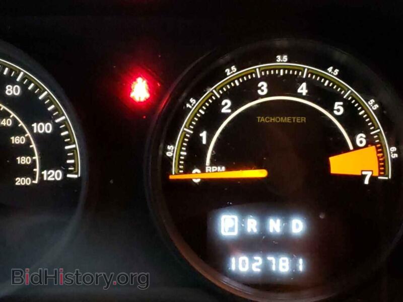 2015 Jeep COMPASS (VIN 1C4NJCBA5FD401782) — photo 9 of 13