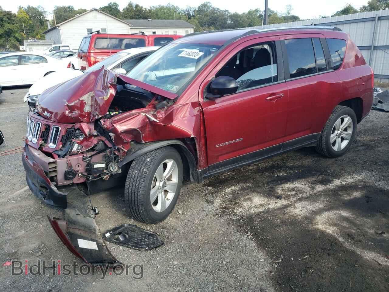 Photo 1J4NF1FB7BD135436 - JEEP COMPASS 2011