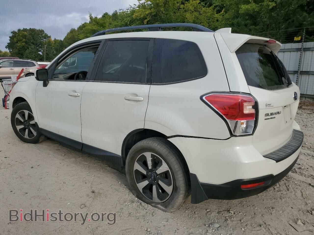 2017 SUBARU FORESTER - VIN: JF2SJAGC0HH508818 - Фото 2