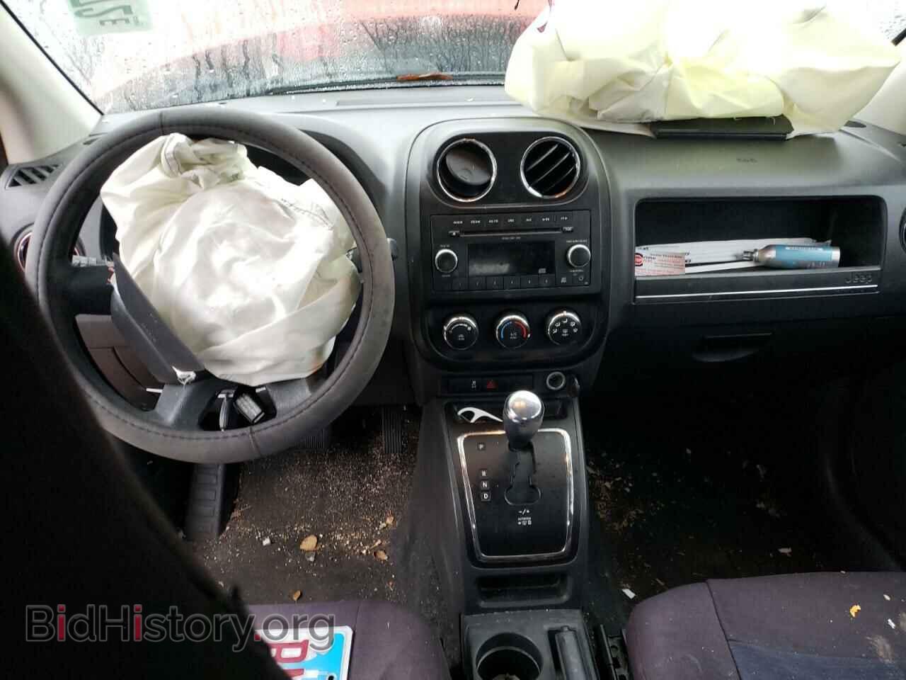 2010 JEEP COMPASS - VIN: 1J4NT4FB7AD523176 - Photo 8