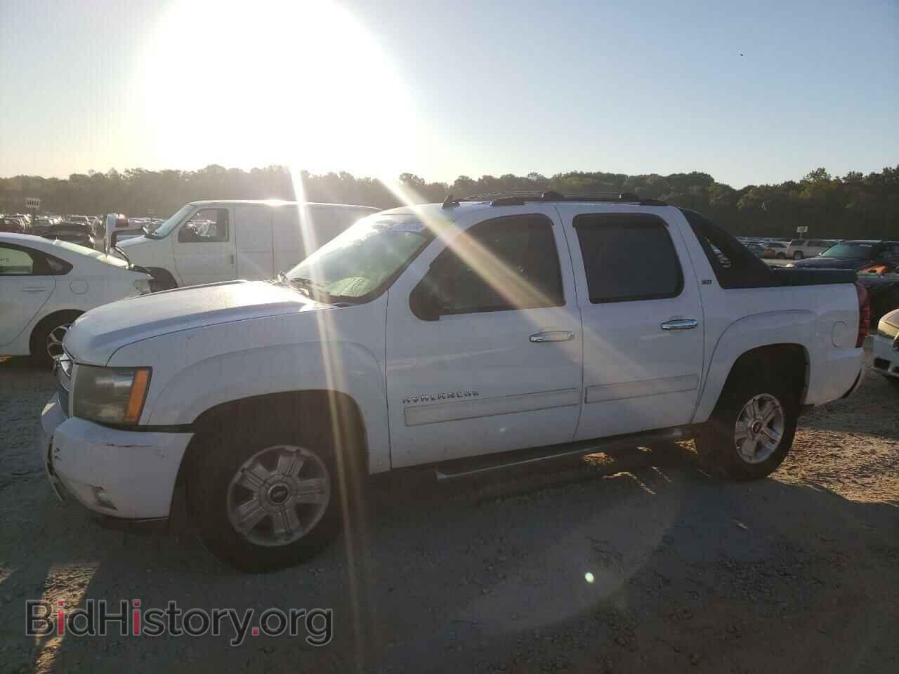 Photo 3GNMCFE01BG116530 - CHEVROLET AVALANCHE 2011