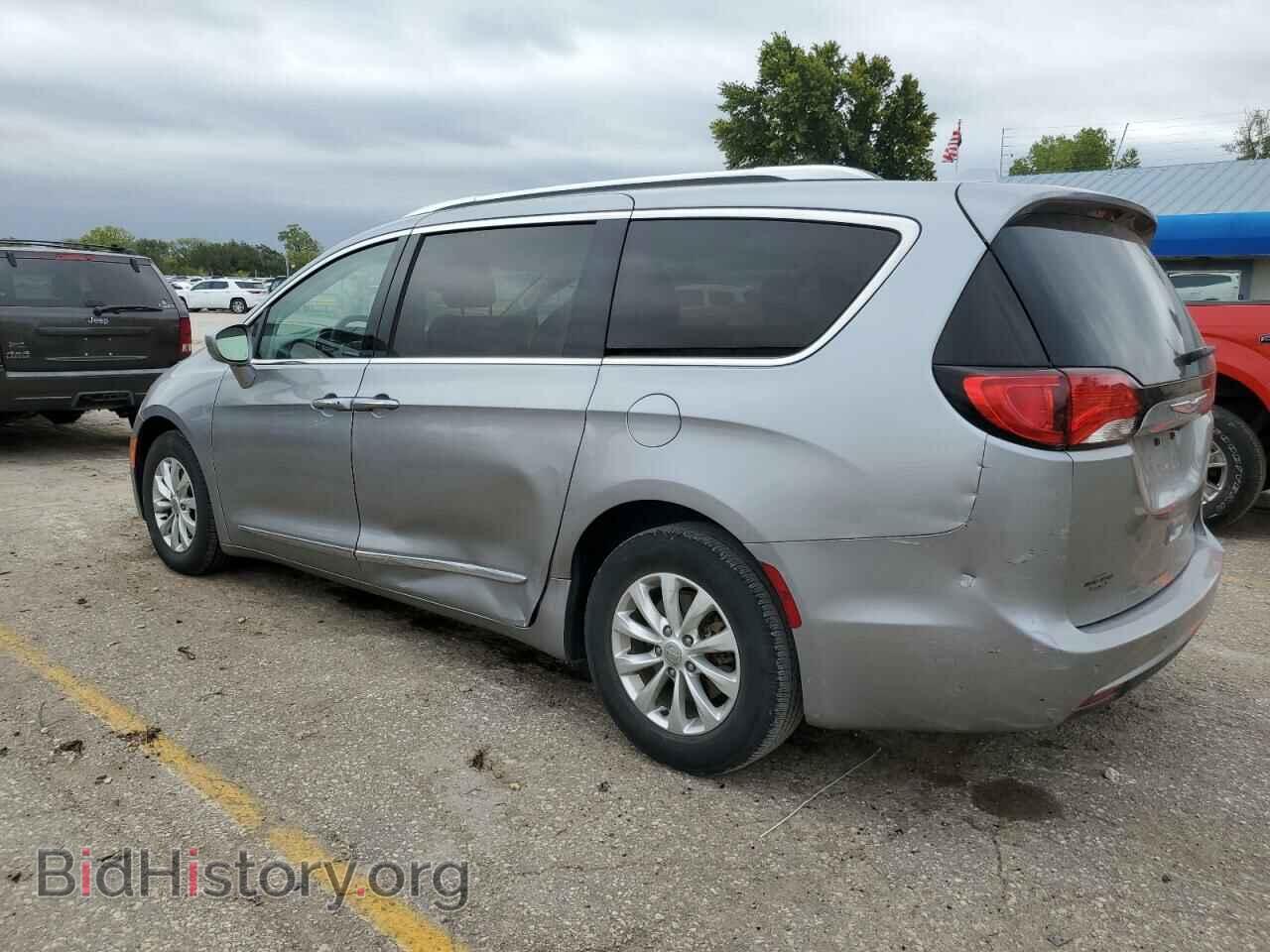 2018 CHRYSLER PACIFICA - VIN: 2C4RC1BG1JR149197 - Фото 2