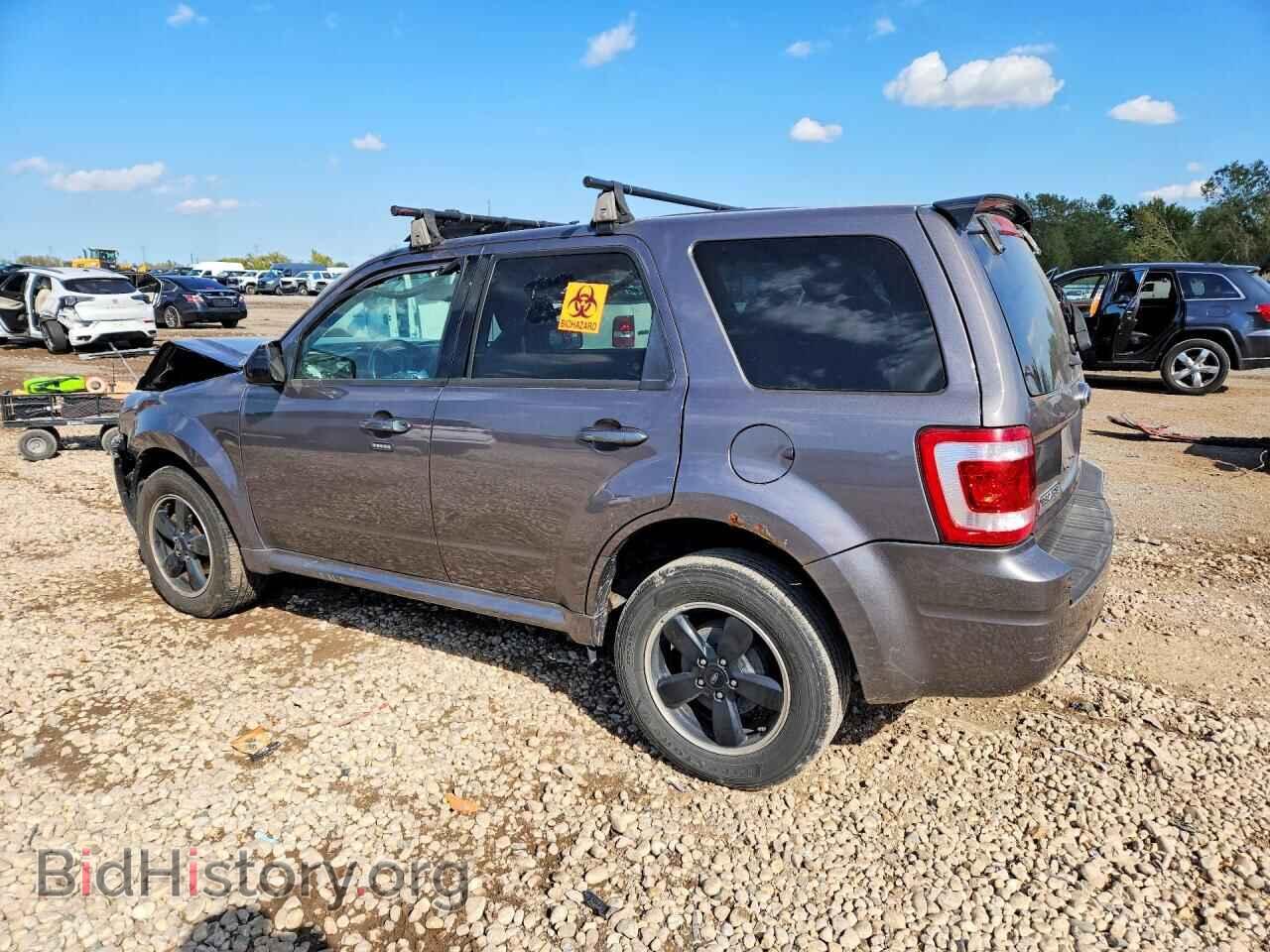2011 FORD ESCAPE - VIN: 1FMCU0D79BKB96211 - Фото 2