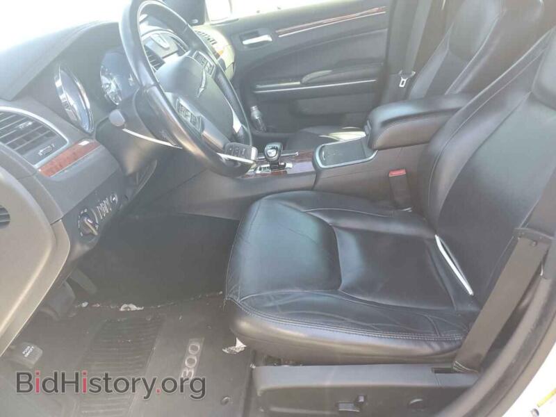 2012 Chrysler 300 (VIN 2C3CCACG7CH310220) — photo 7 of 12