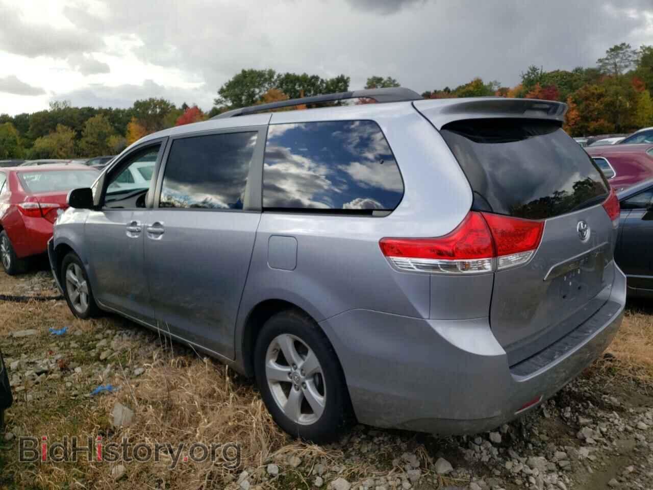 2011 TOYOTA All Models - VIN: 5TDKK3DC0BS172814 - Фото 2